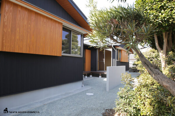 株式会社タニタハウジングウェア ガルバリウム スパンドレル ZiGの施工事例
